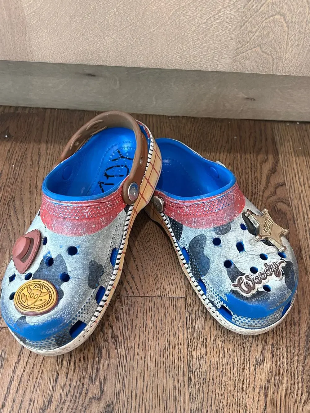 Crocs Kids Toy Story Sheriff Woody Classic Clogs Size C13